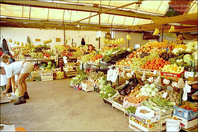 Obst- und Gemsemarkt in Mali Losinj