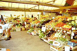 Obst- und Gemüsemarkt in Mali Losinj