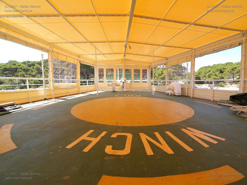 das Deck des Motorschiffes Marina im Hafen von Mali Losinj